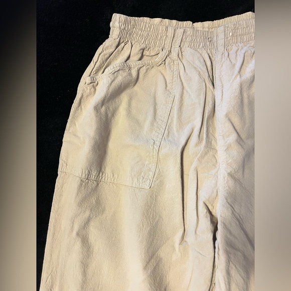 White Stag Women's Relaxed Fit Tan Cargo Pants/Capris size S/M - Picture 2 of 12
